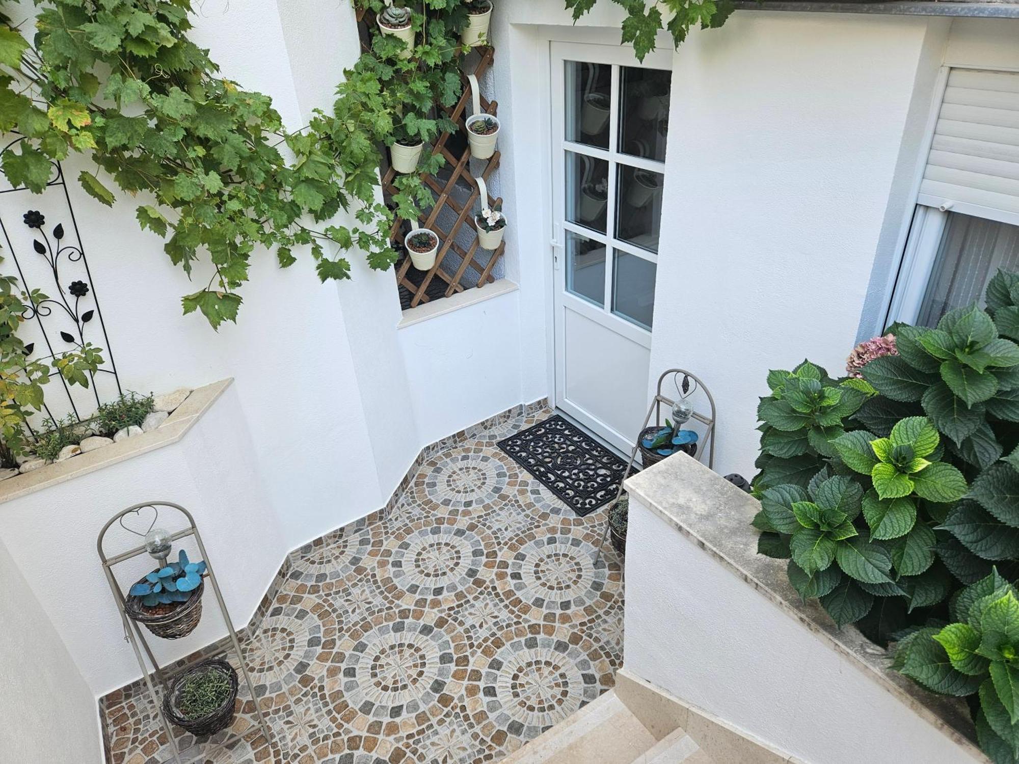 Apartmani Mirona - ทูแชพี ภายนอก รูปภาพ